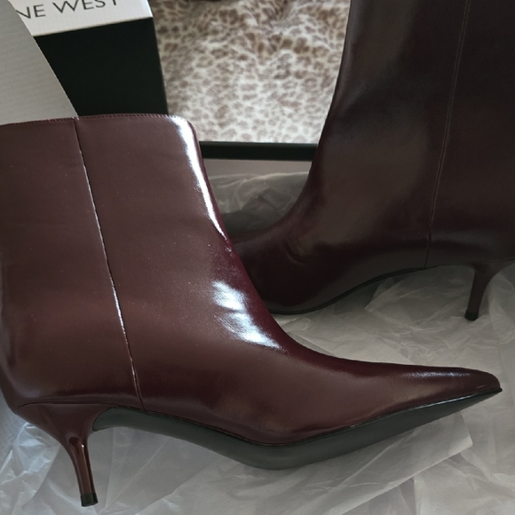 NIB Nine West Burgundy Charma Boots Size 8 - Picture 5 of 7